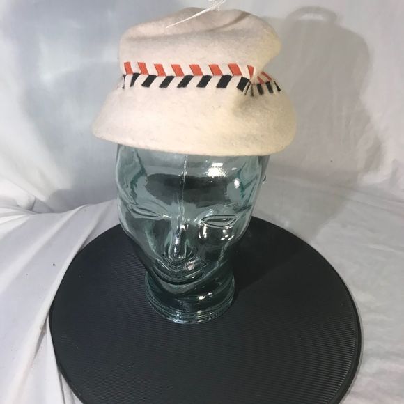 Vintage 1950's Cream 100% Wool Tilt Hat w/ Feather - Picture 1 of 6